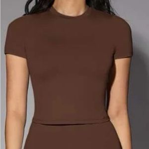 Cropped Solid Fitted Tee